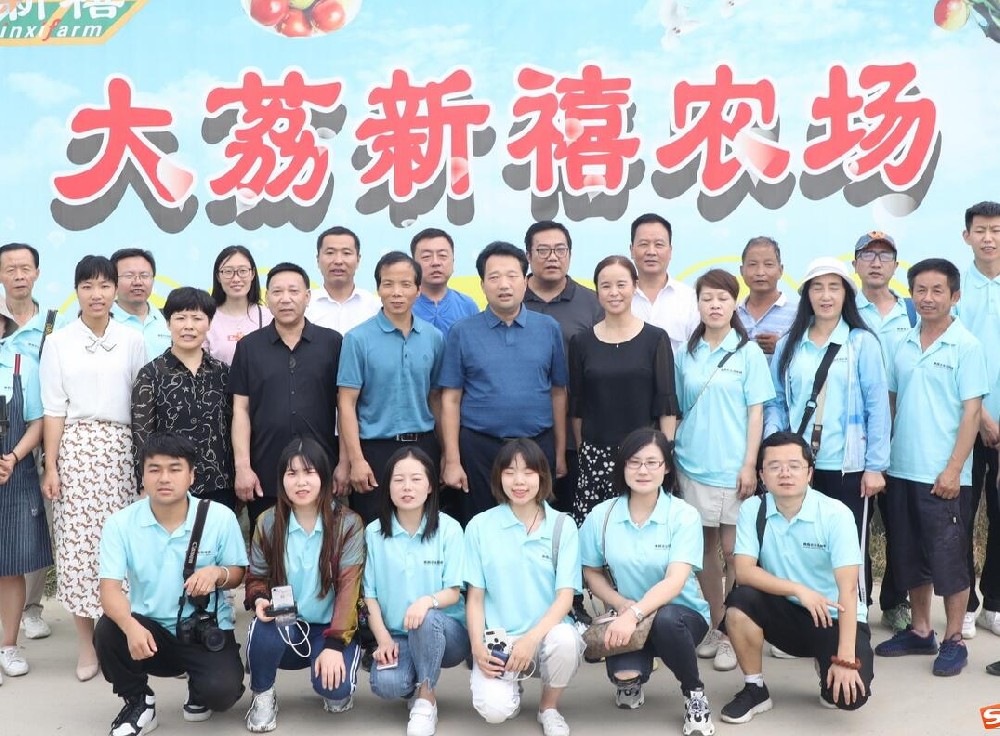 綠萌是冬棗智能分選設(shè)備國(guó)家高新技術(shù)企業(yè),對(duì)冬棗采后處理提供全套解決方案。綠萌冬棗分選機(jī)可進(jìn)行大小重量分級(jí)、外觀顏色分選。提供全自動(dòng)冬棗分選設(shè)備,冬棗選果機(jī),智能冬棗分選機(jī),全自動(dòng)冬棗分選機(jī),冬棗分級(jí)機(jī),小型冬棗分選機(jī)冬棗大小分選機(jī),冬棗顏色分選機(jī),更多冬棗分選方案報(bào)價(jià),小型冬棗選果設(shè)備價(jià)格、冬棗分級(jí)機(jī)怎么樣、口碑好質(zhì)量好的冬棗選果機(jī)、了解高性能冬棗分選機(jī)多少錢(qián),咨詢客服免費(fèi)獲取
